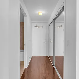  Apartment Elegant Rogers Center With 1 Free Parking